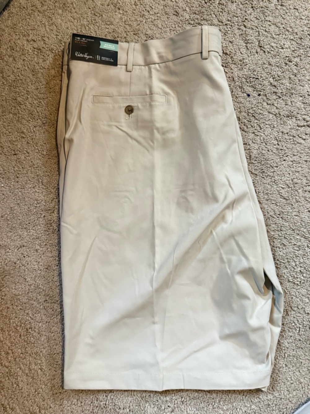 Walter Hagen Cream Flat-Front Performance Golf Shorts - Picture 2 of 4